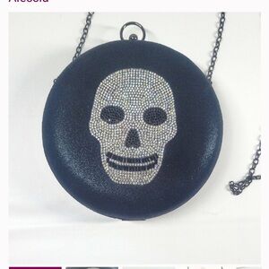 Alessia Rhinestone Skull Pill Box Crossbody Chain Bag. Snap closure. Nwot